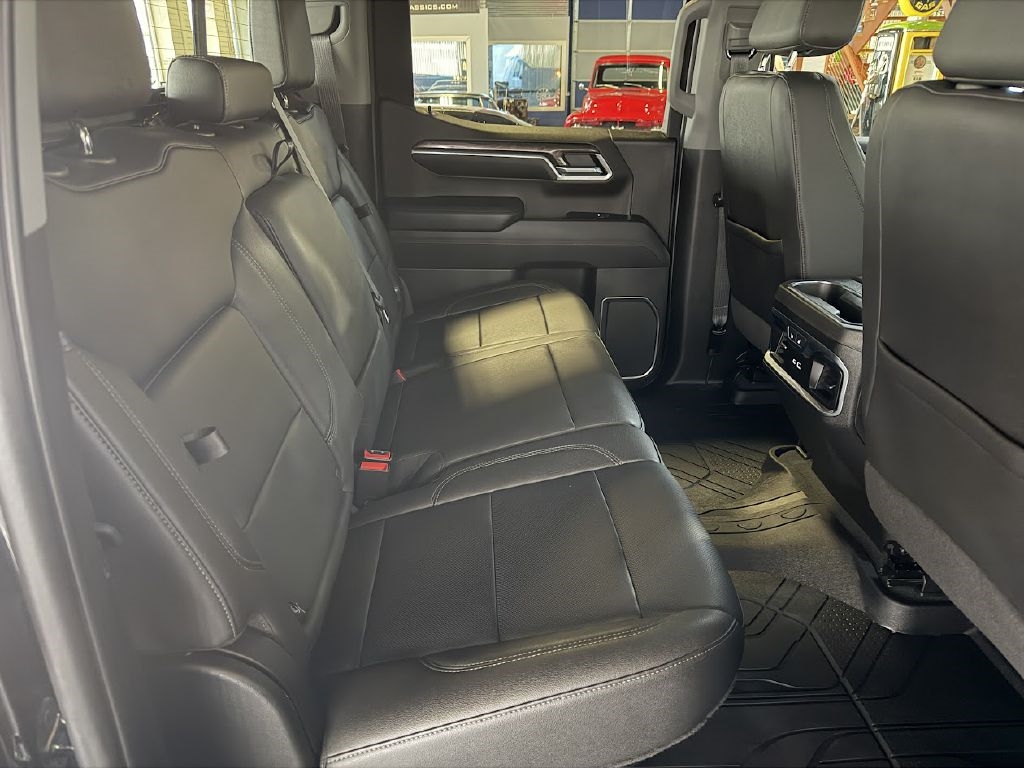 Chevrolet Silverado 1500 LTZ Crew Cab 4WD 2022 Chevrolet Silverado 1500 LTZ Crew Cab 4WD 2022