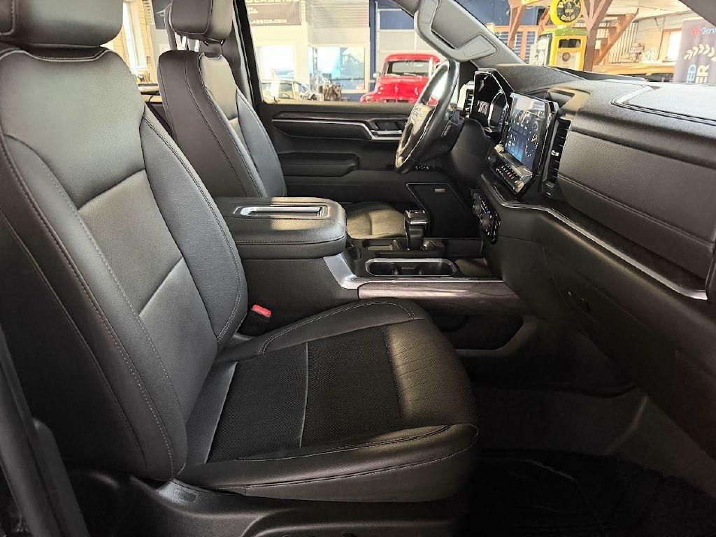 Chevrolet Silverado 1500 LTZ Crew Cab 4WD 2022