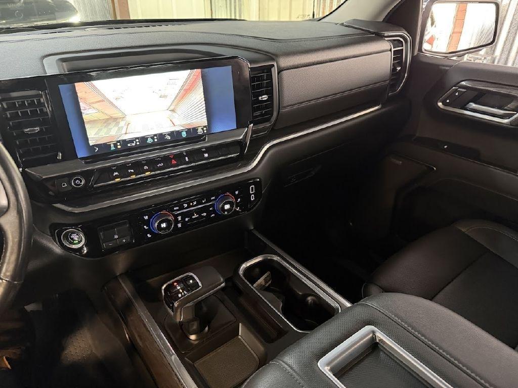 Chevrolet Silverado 1500 LTZ Crew Cab 4WD 2022