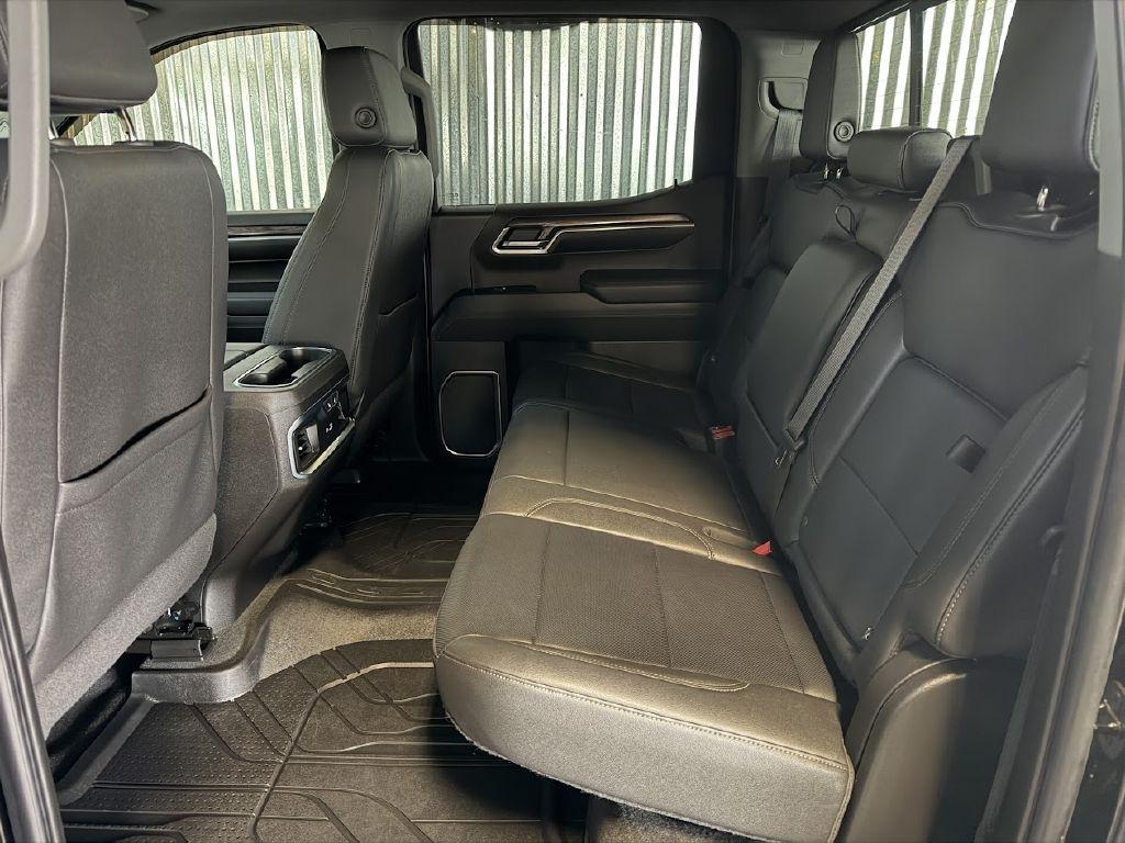 Chevrolet Silverado 1500 LTZ Crew Cab 4WD 2022