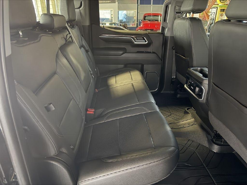 Chevrolet Silverado 1500 LTZ Crew Cab 4WD 2022