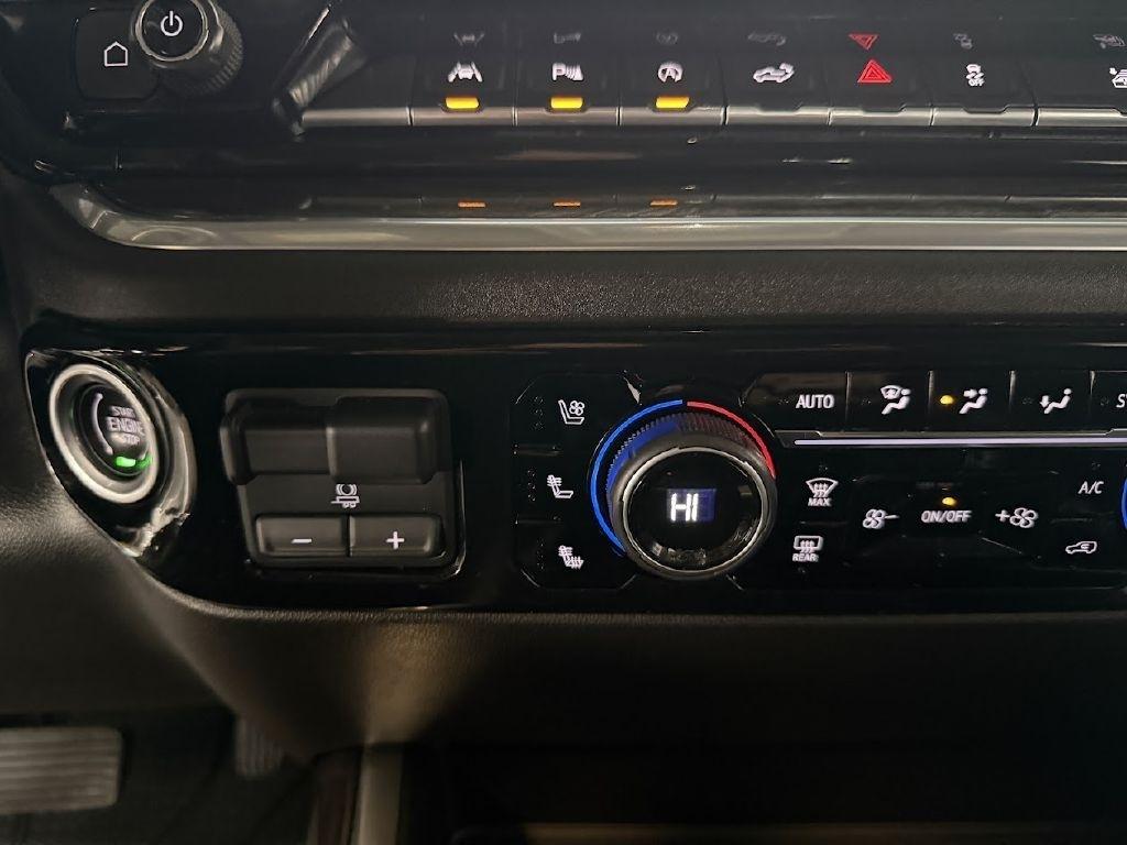 Chevrolet Silverado 1500 LTZ Crew Cab 4WD 2022