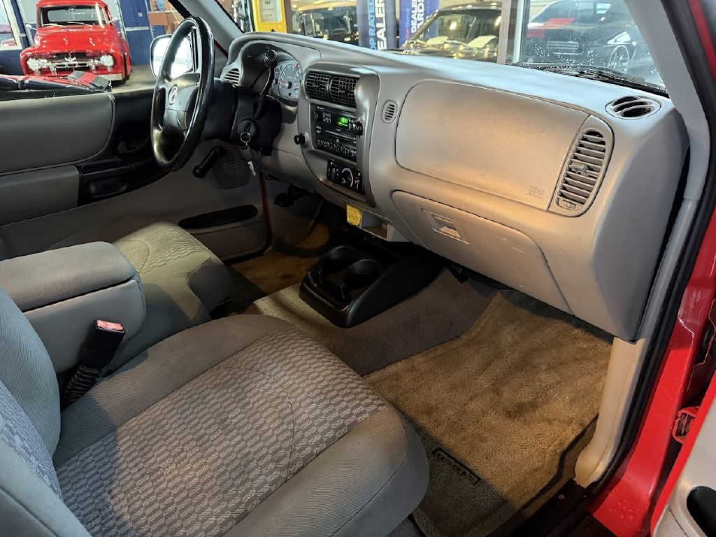 Mazda B-Series B2500 SX Reg. Cab 2WD 2001 Mazda B-Series B2500 SX Reg. Cab 2WD 2001