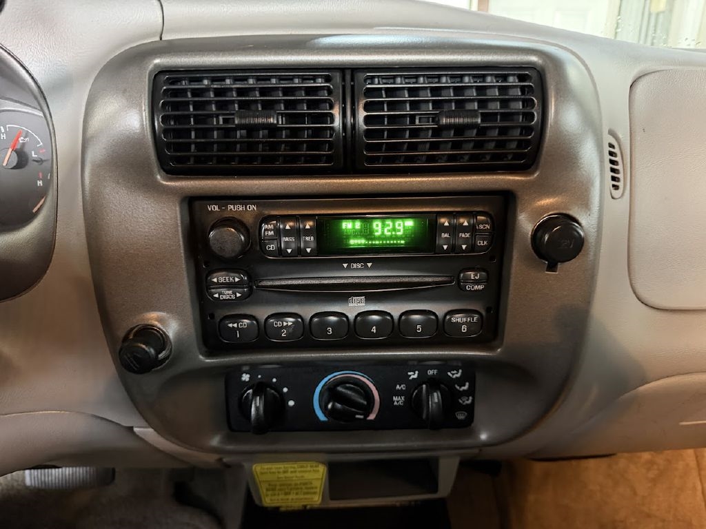 Mazda B-Series B2500 SX Reg. Cab 2WD 2001 Mazda B-Series B2500 SX Reg. Cab 2WD 2001