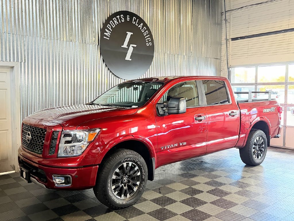 2018 Nissan Titan SV Crew Cab 4WD