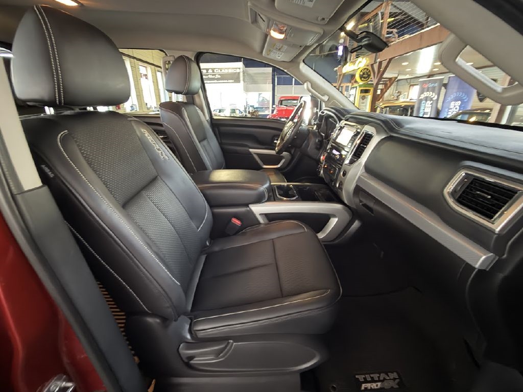 Nissan Titan SV Crew Cab 4WD 2018 Nissan Titan SV Crew Cab 4WD 2018