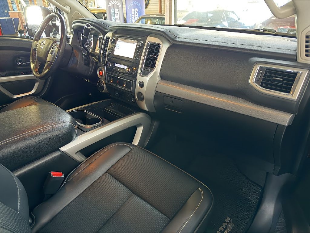 Nissan Titan SV Crew Cab 4WD 2018 Nissan Titan SV Crew Cab 4WD 2018