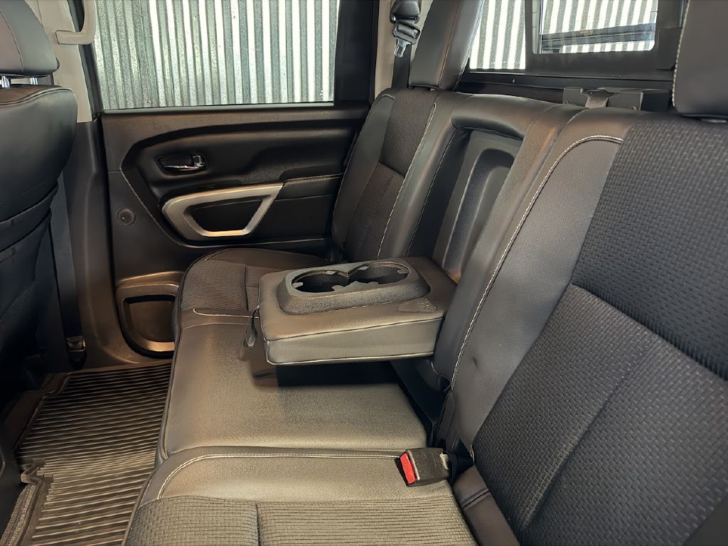 Nissan Titan SV Crew Cab 4WD 2018 Nissan Titan SV Crew Cab 4WD 2018