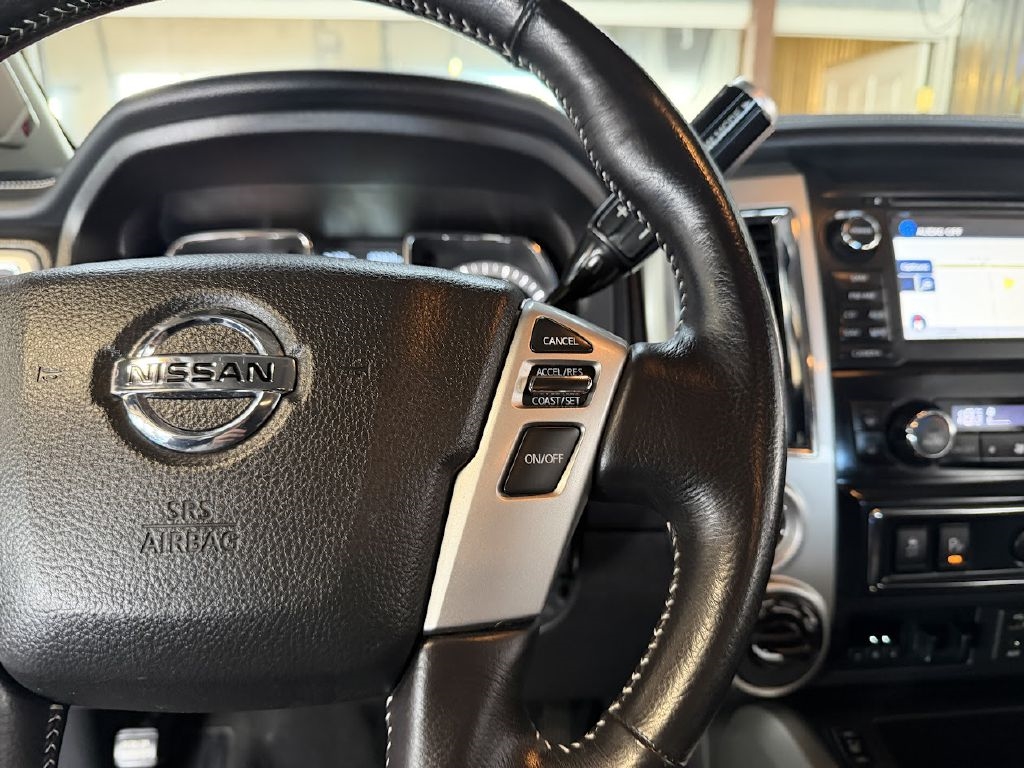 Nissan Titan PRO-4X Crew Cab 4WD 2018
