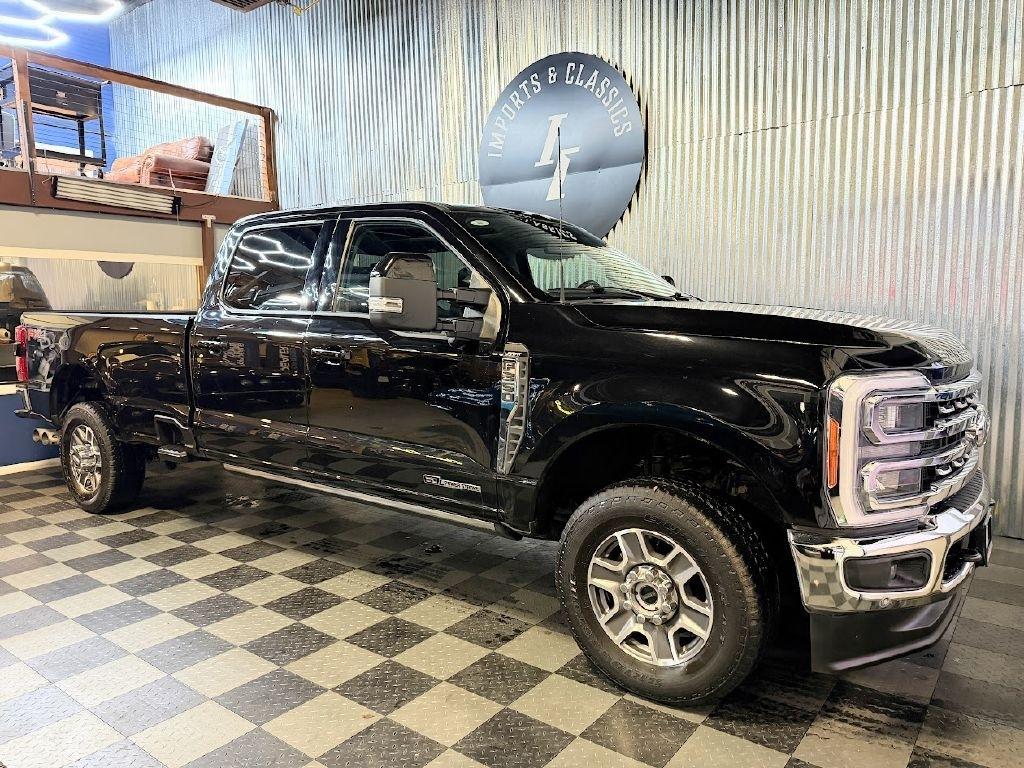 Ford F-350 SD Lariat Crew Cab LWB 4WD 2023