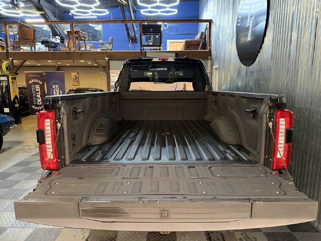 Ford F-350 SD Lariat Crew Cab LWB 4WD 2023