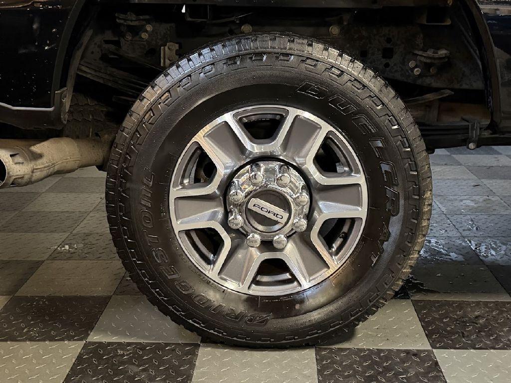 Ford F-350 SD Lariat Crew Cab LWB 4WD 2023