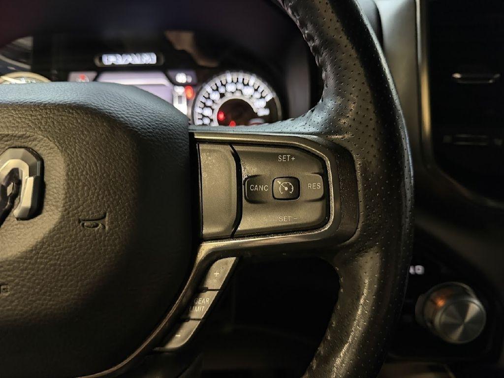 RAM 1500 Laramie Crew Cab 4WD SWB 2019