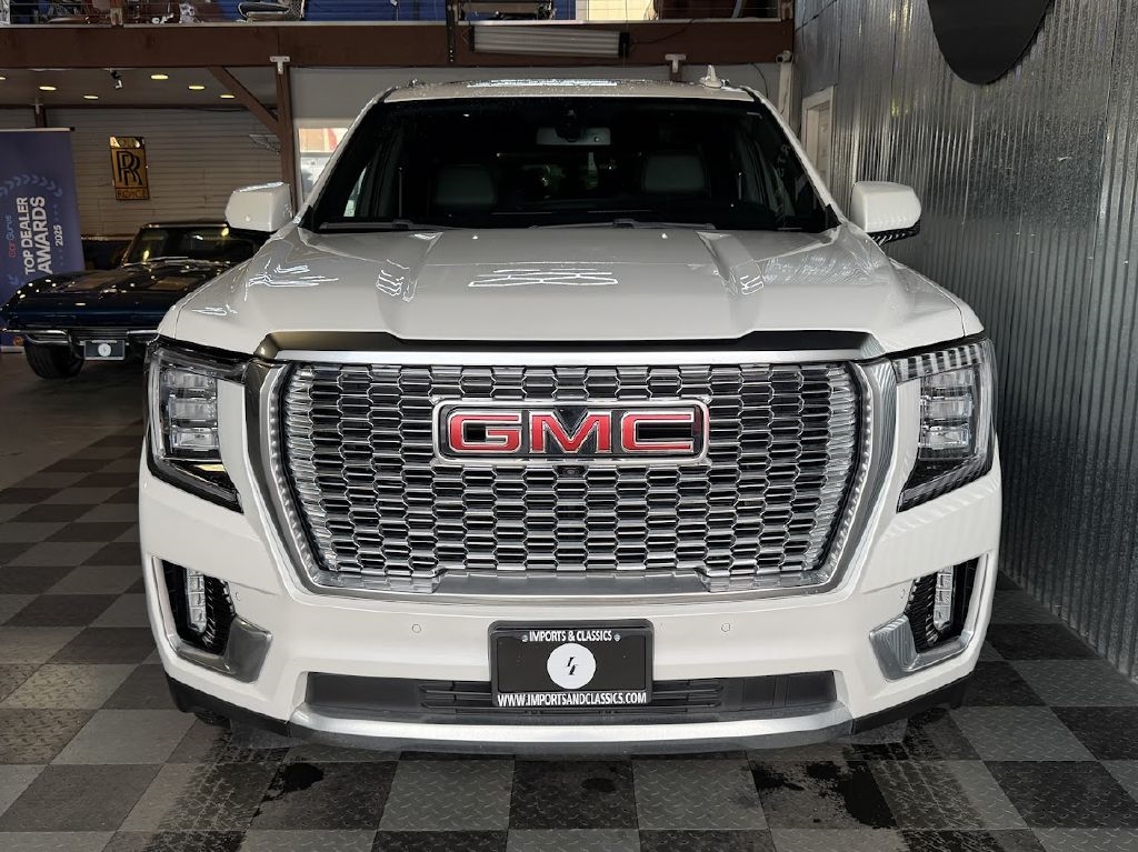 GMC Yukon Denali 4WD 2021