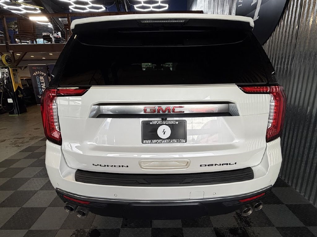 GMC Yukon Denali 4WD 2021