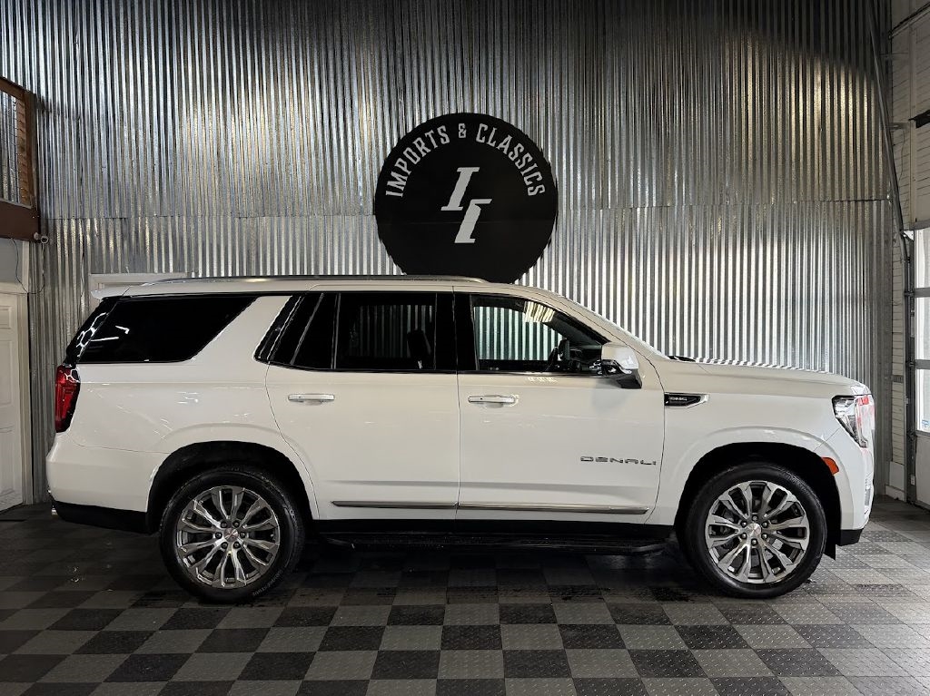GMC Yukon Denali 4WD 2021