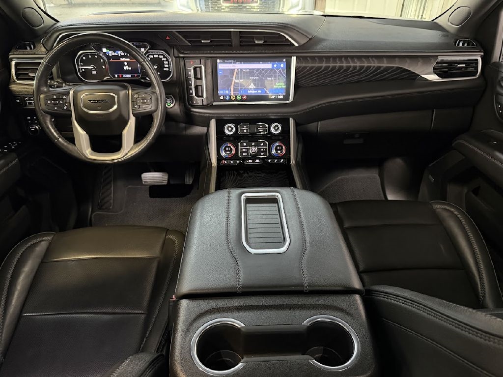 GMC Yukon Denali 4WD 2021