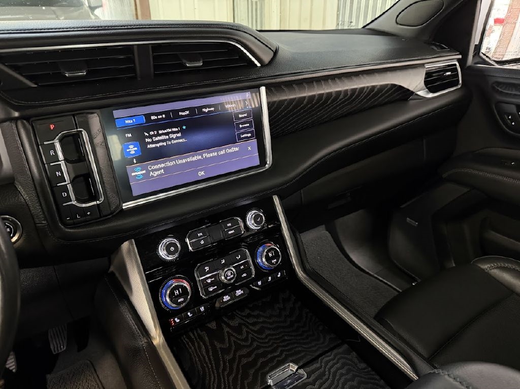 GMC Yukon Denali 4WD 2021