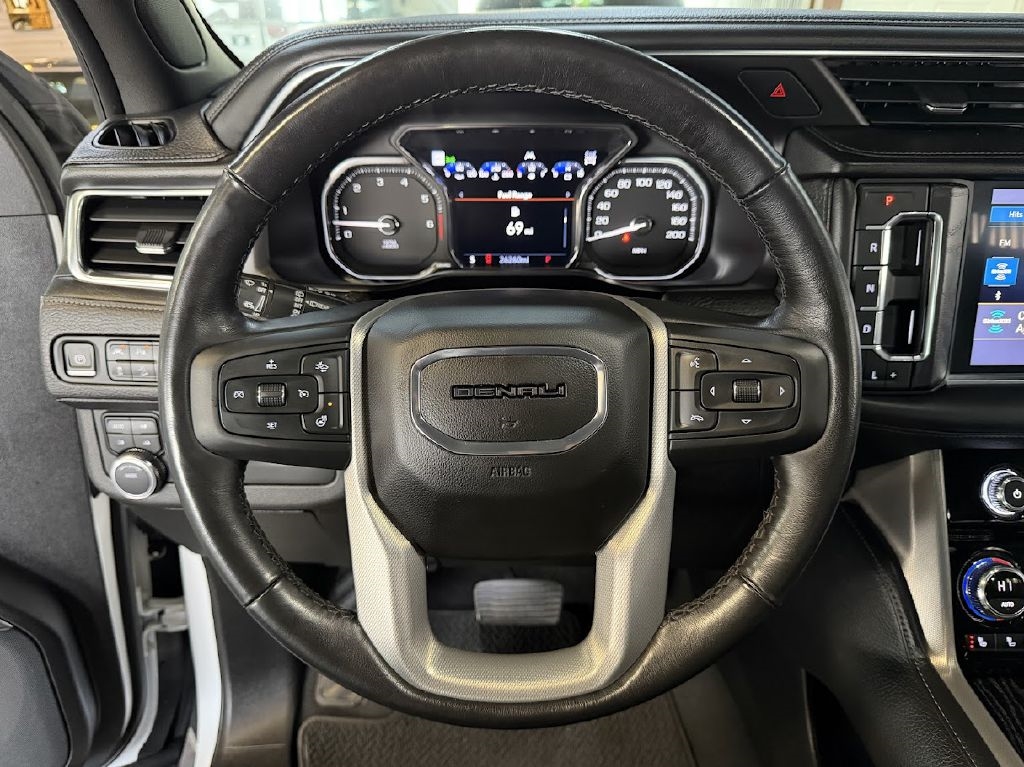 GMC Yukon Denali 4WD 2021