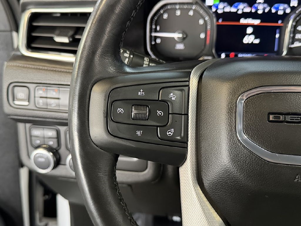 GMC Yukon Denali 4WD 2021