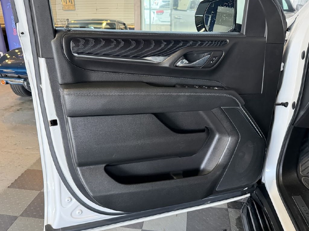 GMC Yukon Denali 4WD 2021