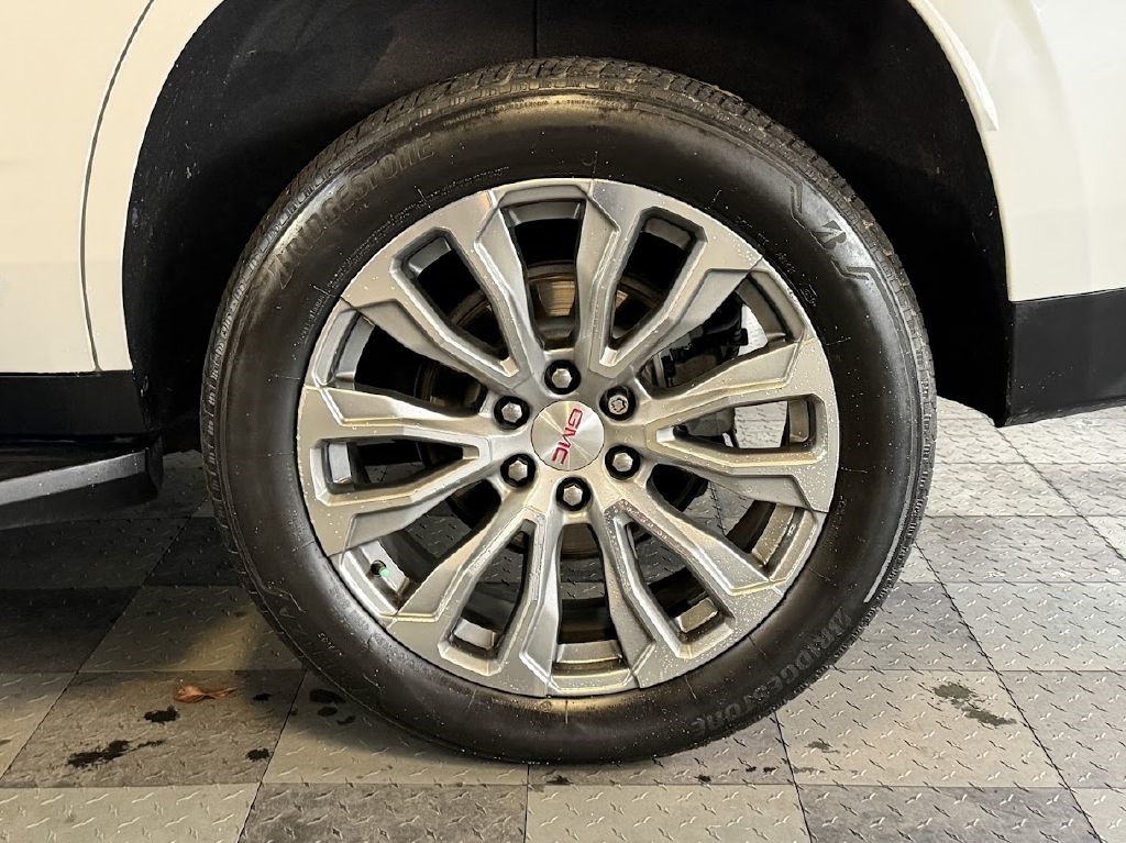 GMC Yukon Denali 4WD 2021