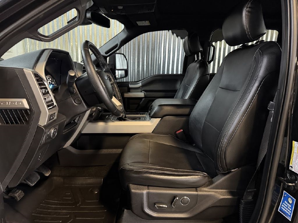 Ford F-150 Lariat SuperCrew 4WD 2015