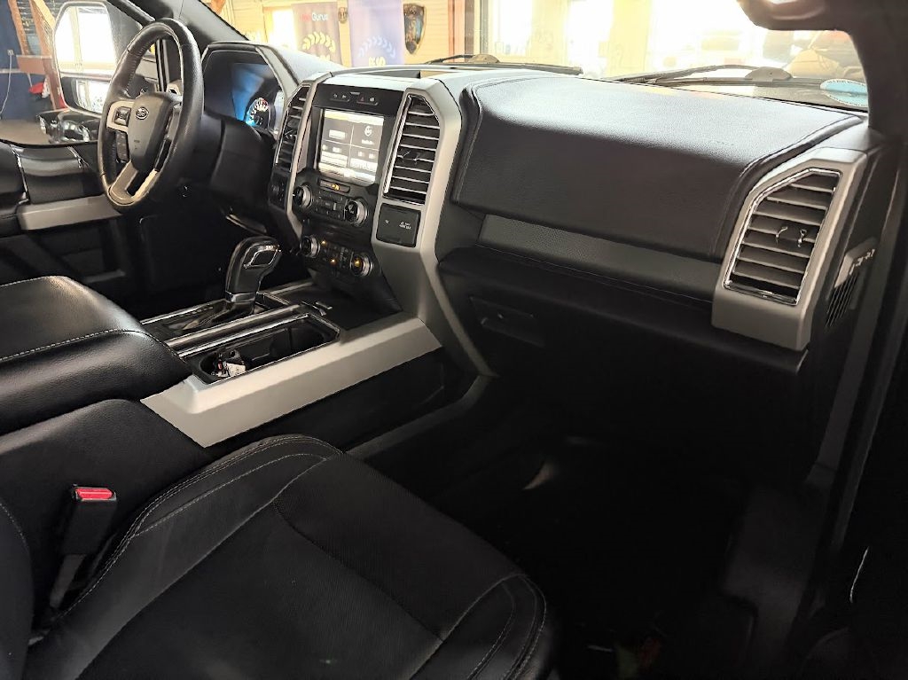 Ford F-150 Lariat SuperCrew 4WD 2015