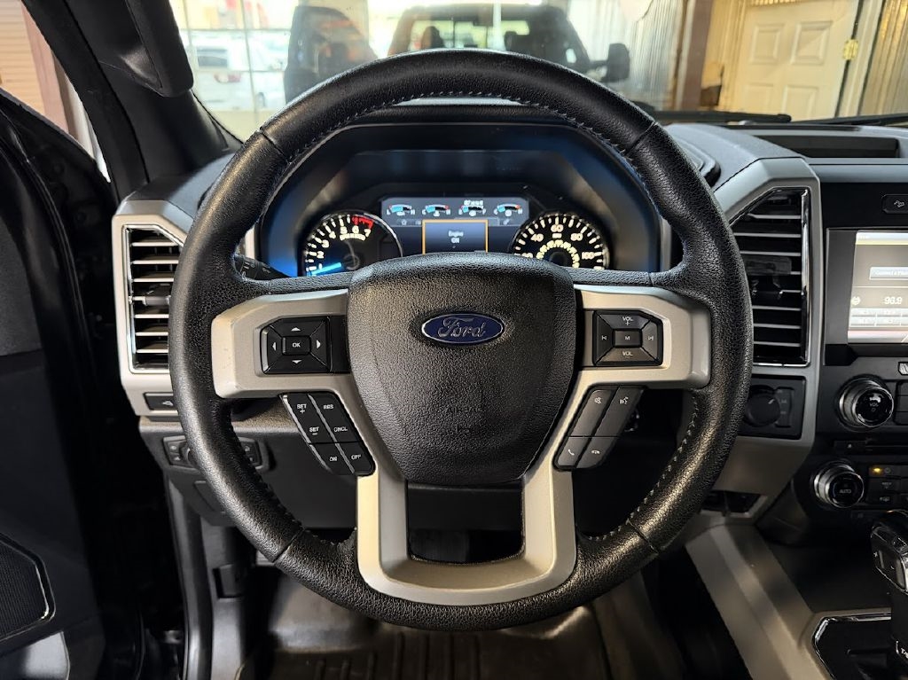 Ford F-150 Lariat SuperCrew 4WD 2015