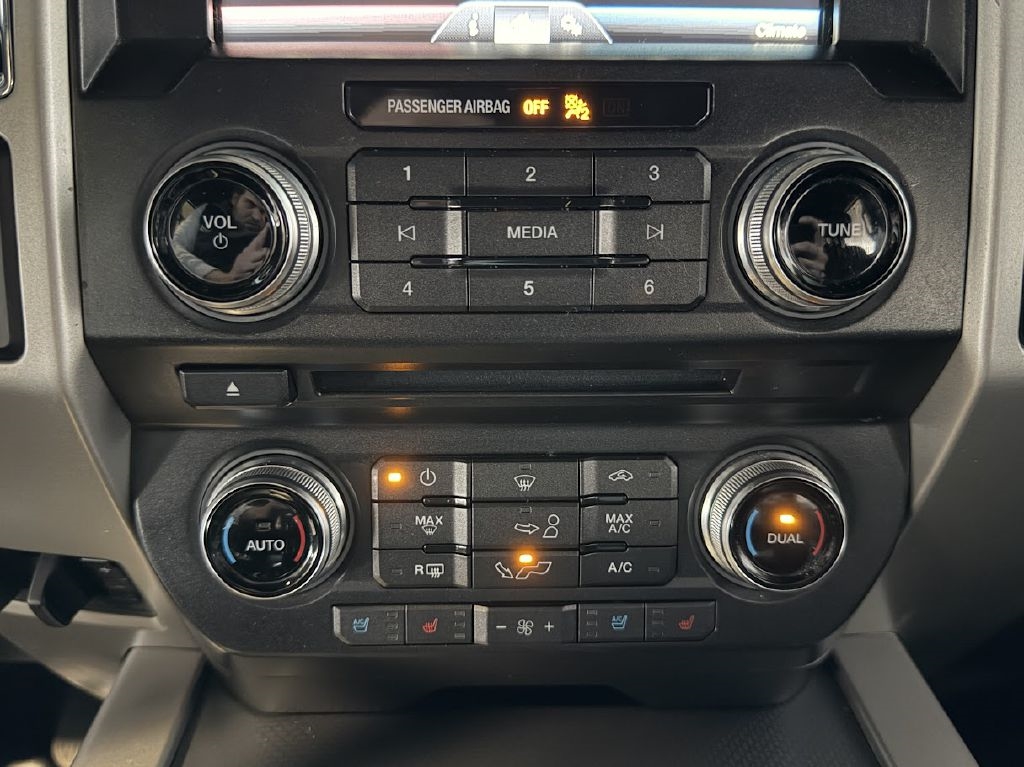 Ford F-150 Lariat SuperCrew 4WD 2015