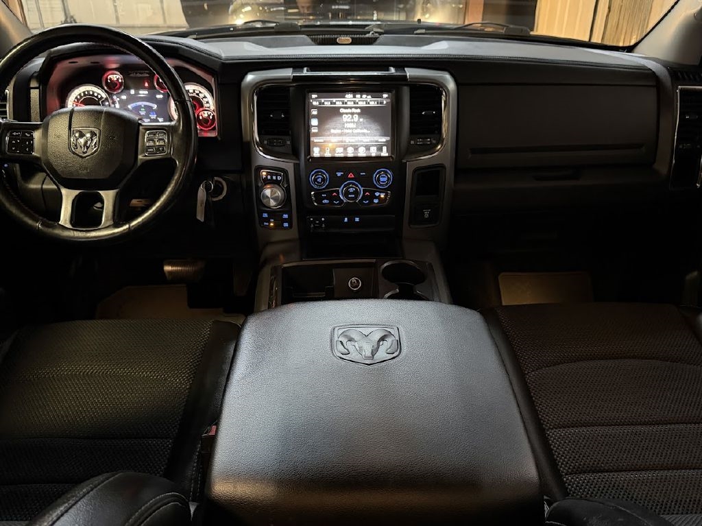 RAM 1500 Sport Crew Cab SWB 4WD 2015