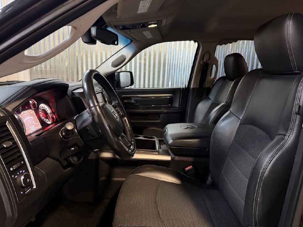 RAM 1500 Sport Crew Cab SWB 4WD 2015