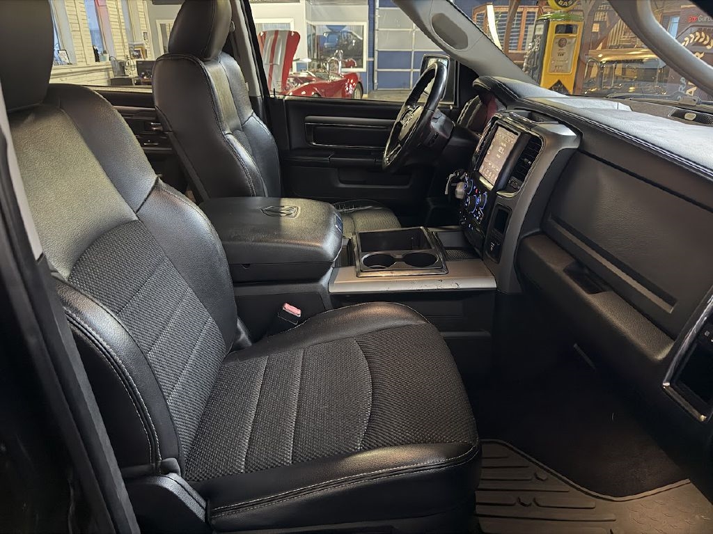 RAM 1500 Sport Crew Cab SWB 4WD 2015