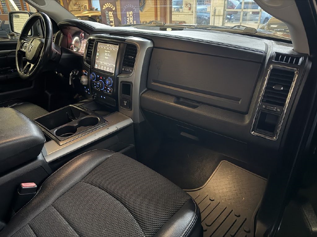 RAM 1500 Sport Crew Cab SWB 4WD 2015