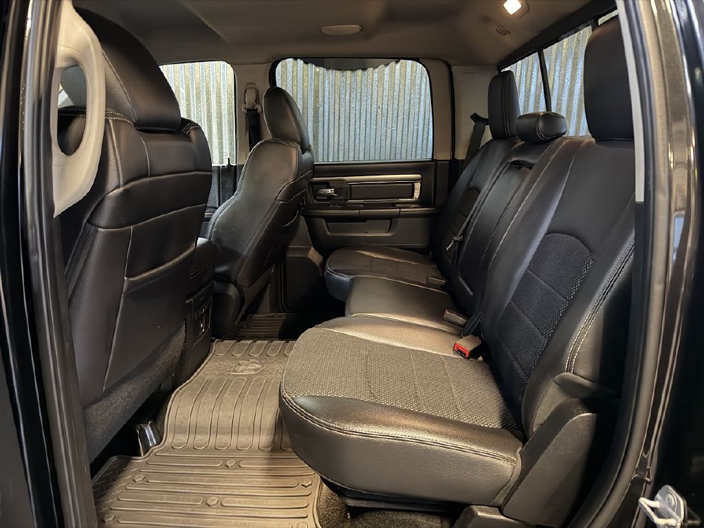 RAM 1500 Sport Crew Cab SWB 4WD 2015