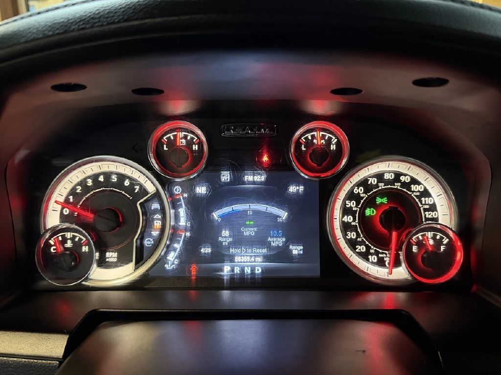 RAM 1500 Sport Crew Cab SWB 4WD 2015