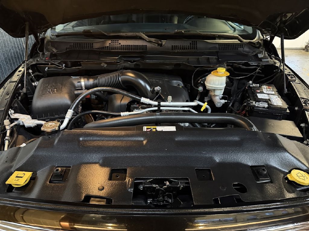 RAM 1500 Sport Crew Cab SWB 4WD 2015