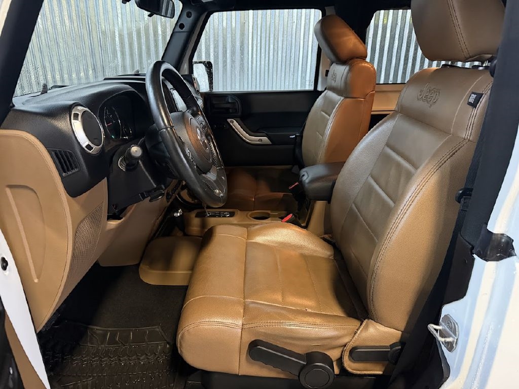 Jeep Wrangler Sahara 4WD 2012