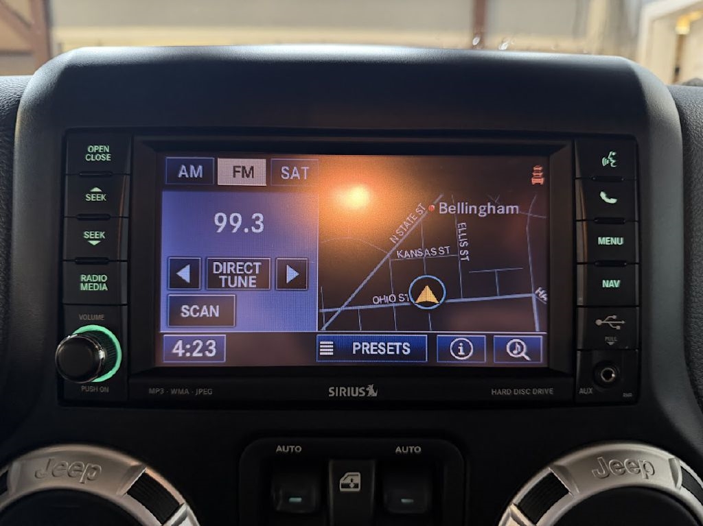 Jeep Wrangler Sahara 4WD 2012