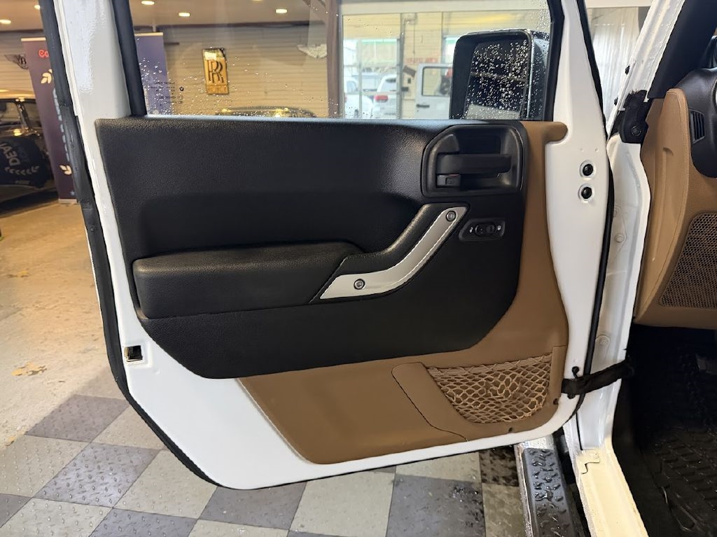 Jeep Wrangler Sahara 4WD 2012