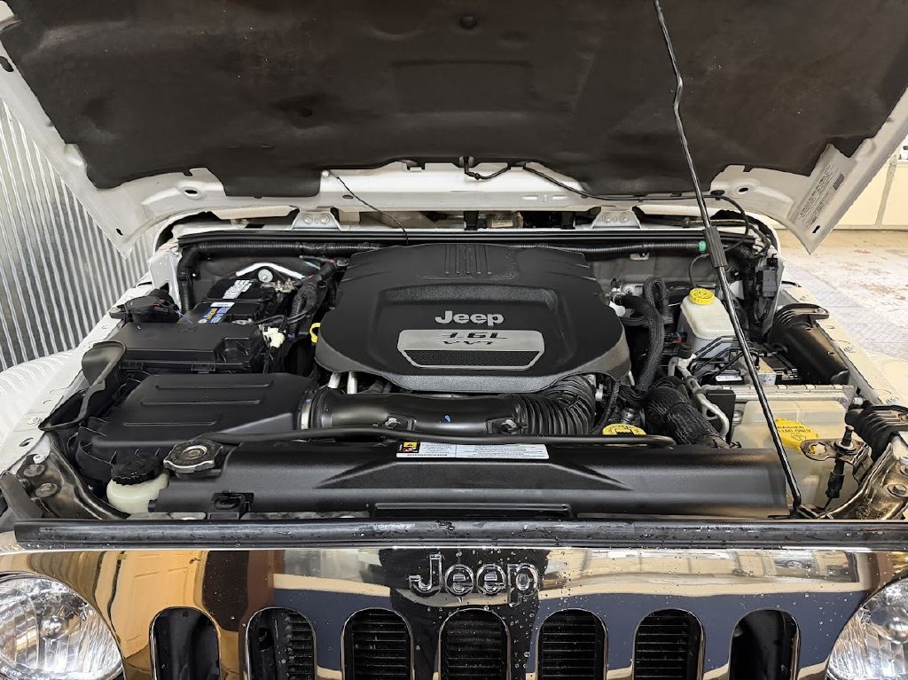 Jeep Wrangler Sahara 4WD 2012