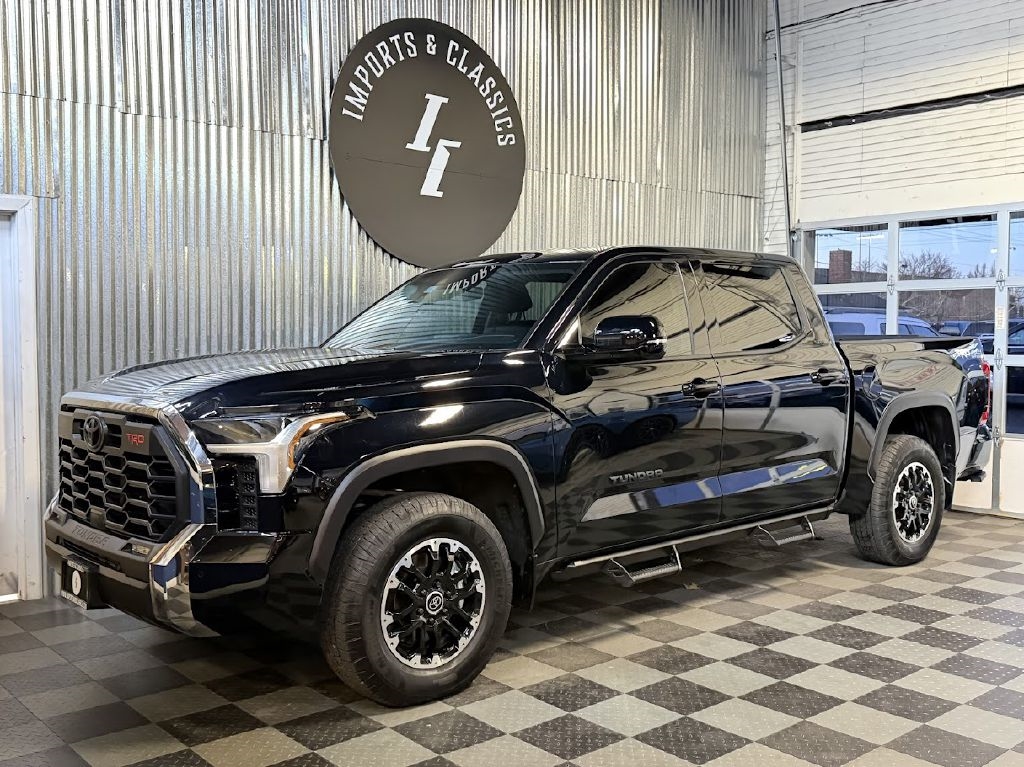 Toyota Tundra SR5 CrewMax 4WD 2024