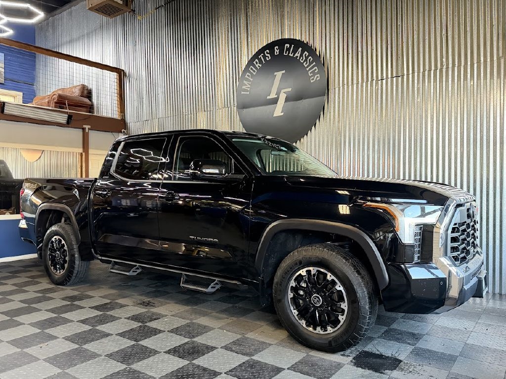 Toyota Tundra SR5 CrewMax 4WD 2024