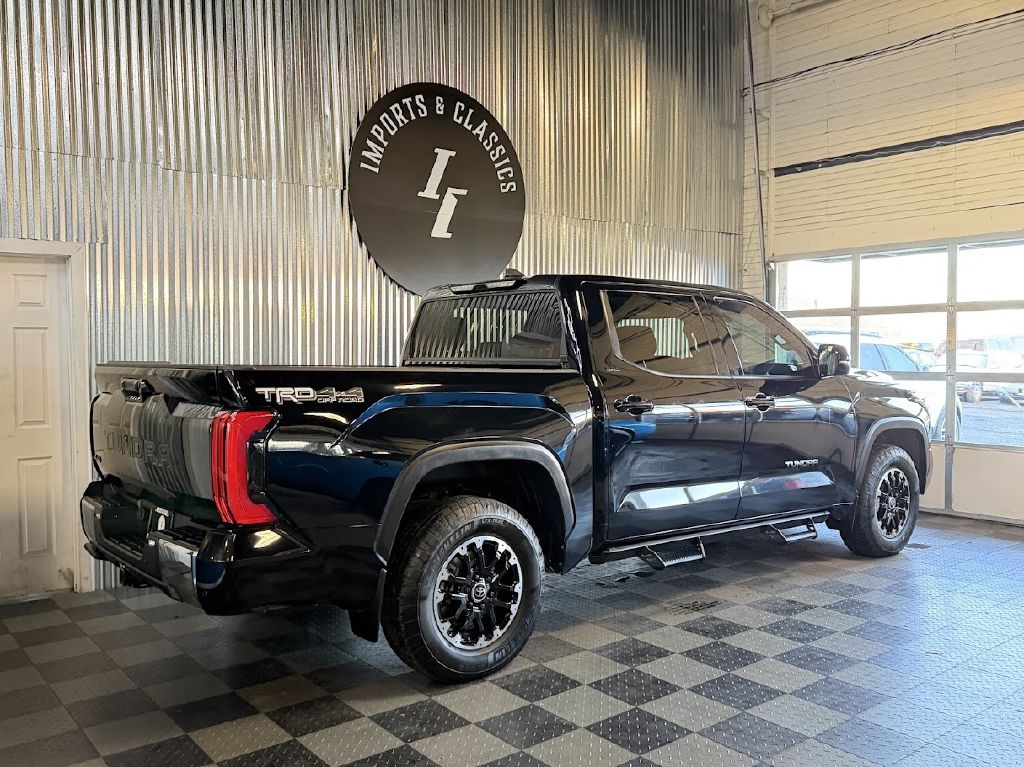Toyota Tundra SR5 CrewMax 4WD 2024