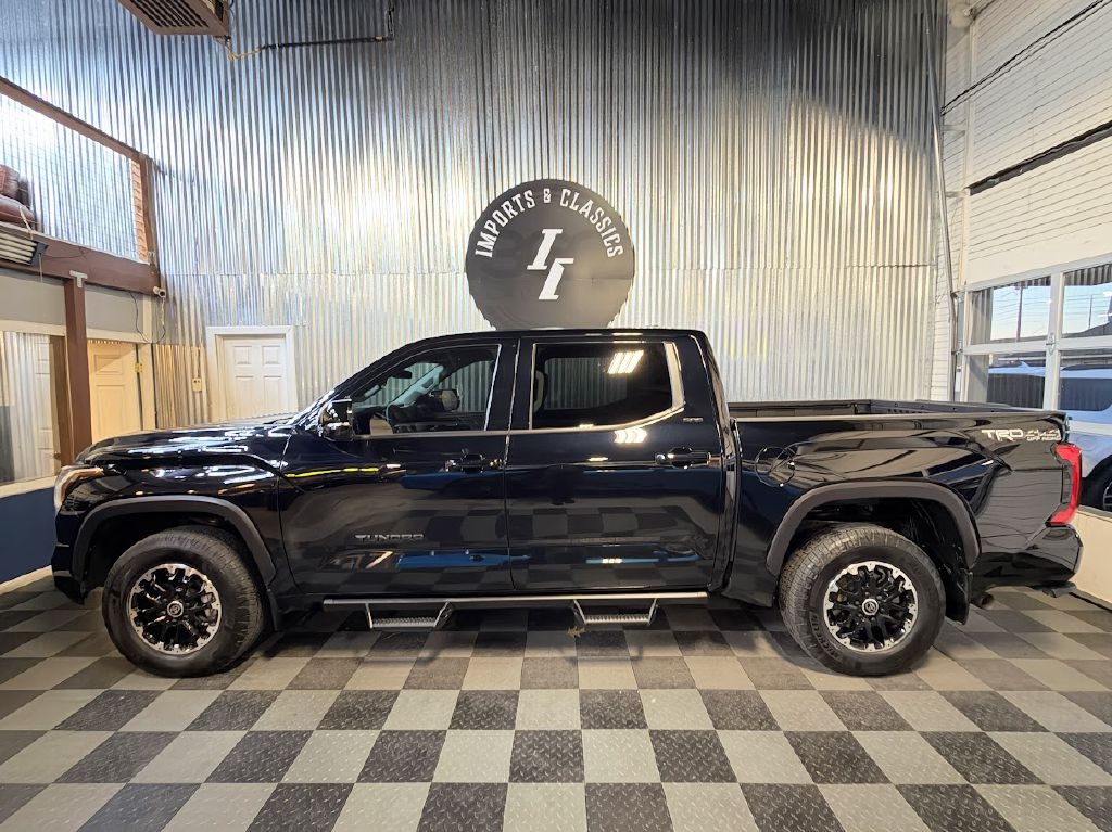 Toyota Tundra SR5 CrewMax 4WD 2024