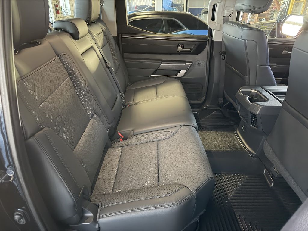 Toyota Tundra SR5 CrewMax 4WD 2024