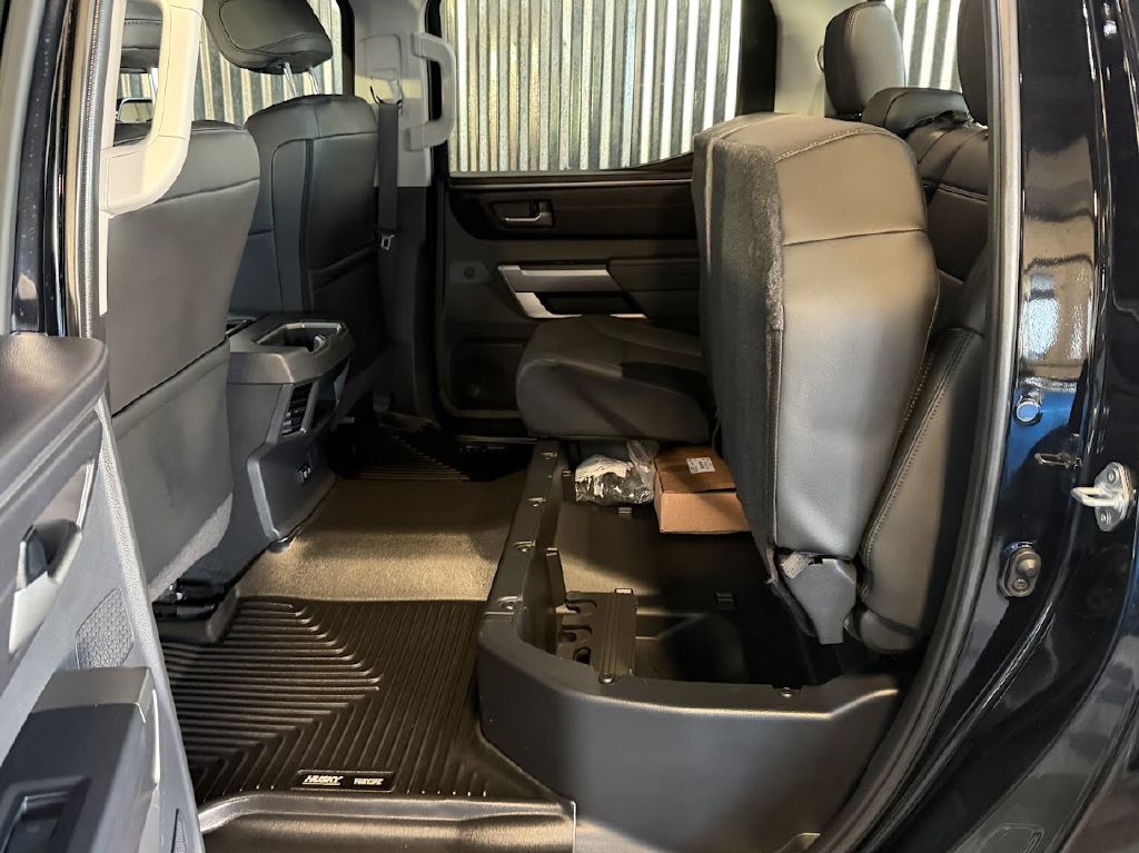 Toyota Tundra SR5 CrewMax 4WD 2024