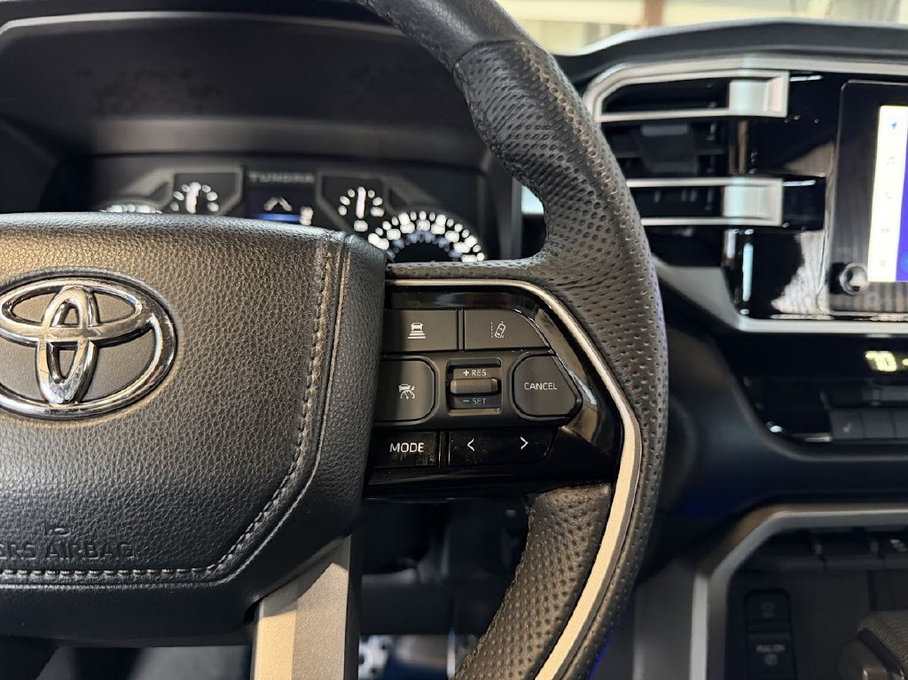 Toyota Tundra SR5 CrewMax 4WD 2024