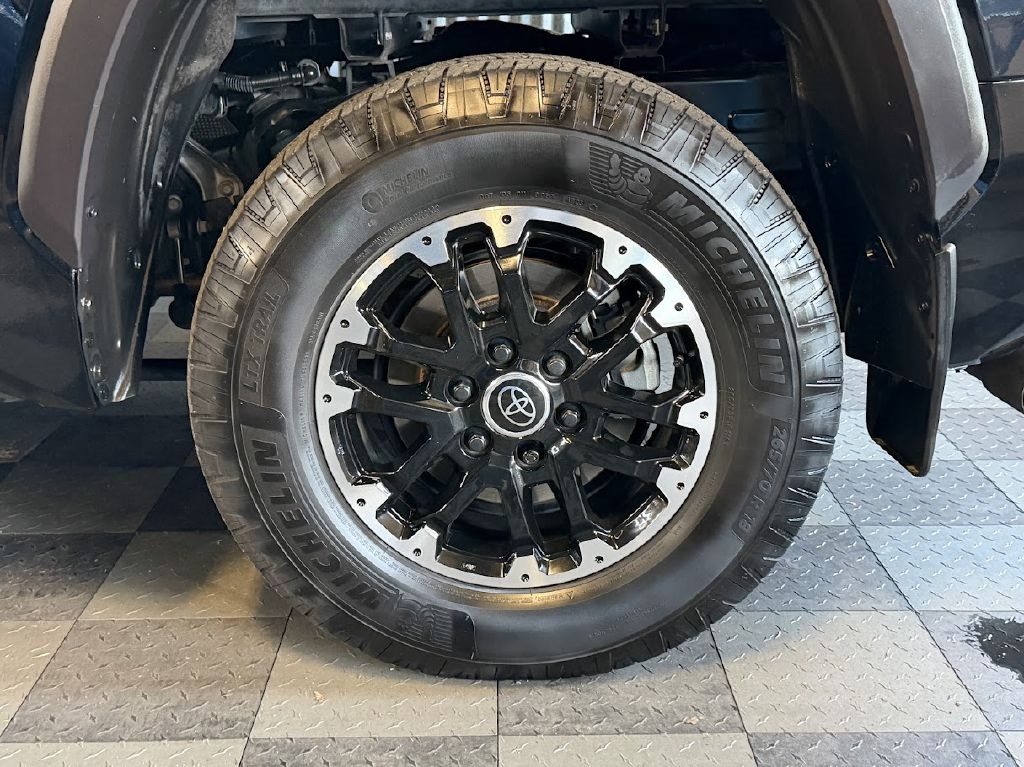 Toyota Tundra SR5 CrewMax 4WD 2024