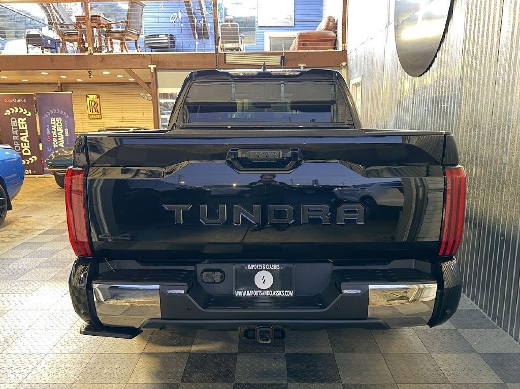 Toyota Tundra SR5 CrewMax 4WD 2024